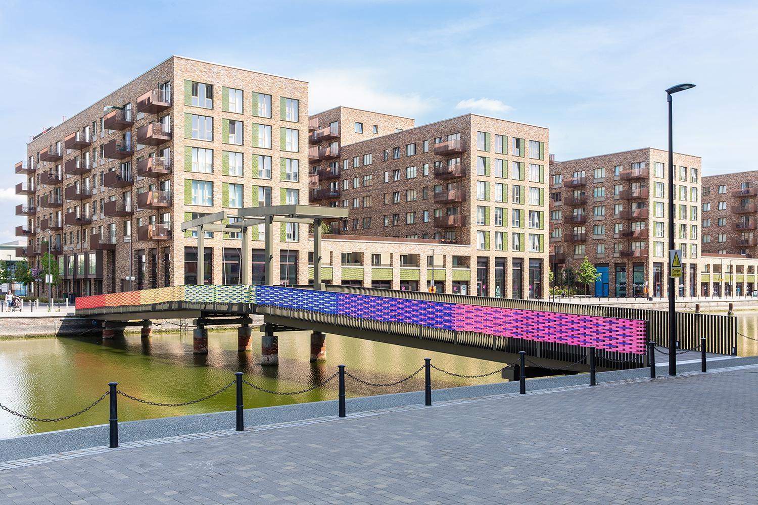 Chic Lakeside W Free Parking Near Excel Londra