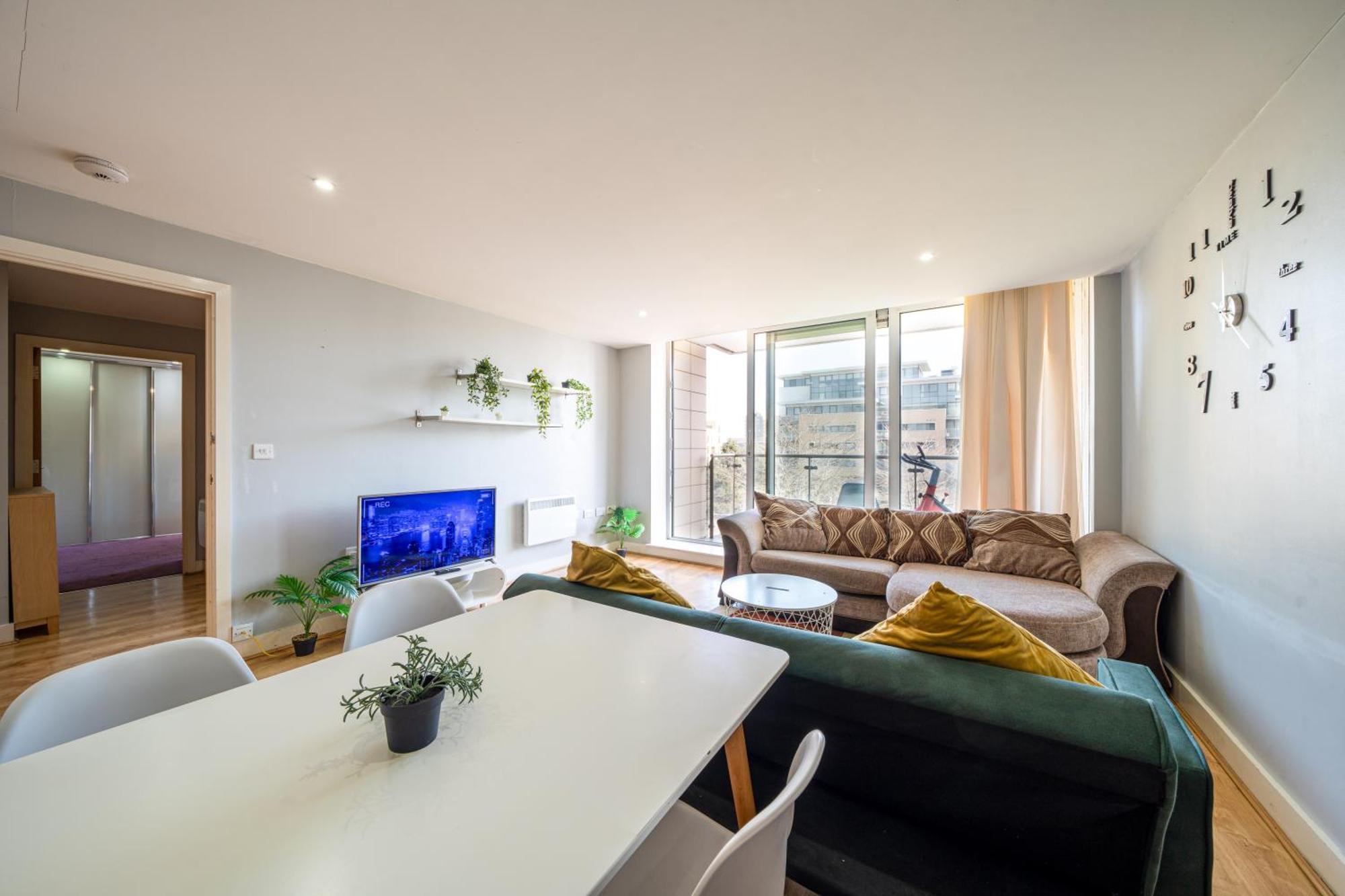 Chic Lakeside W Free Parking Near Excel Apartament Londra